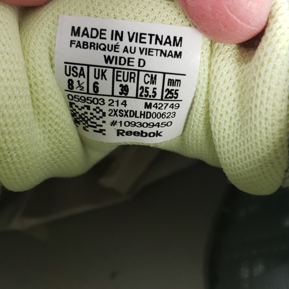 REEBOK Running 8 1/2D Grey & Yellow EUC - Picture 5 of 13